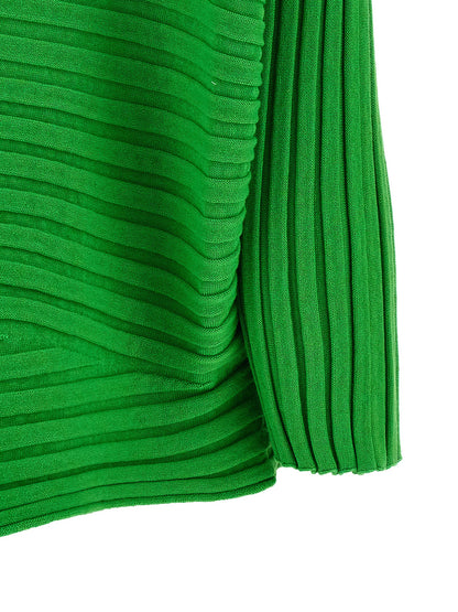 Sweatshirt by Issey Miyake for women in cashmere cotton blend bicolour & green features an exquisite silhouette, showcasing and details for a exquisite look.