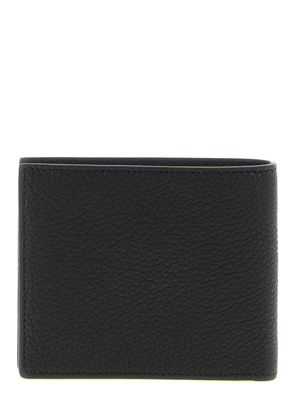 Wallet by Tom Ford for men in calfskin leather black presents a architectural silhouette from the Calfskin Leather Wallet collection, showcasing architectural for a architectural finish.