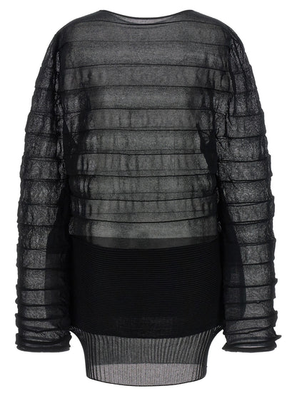 Sweatshirt by Issey Miyake for women in polyester cotton & cupro black features an magnificent silhouette, showcasing a sophisticated round neckline and detail for a truly magnificent finish.