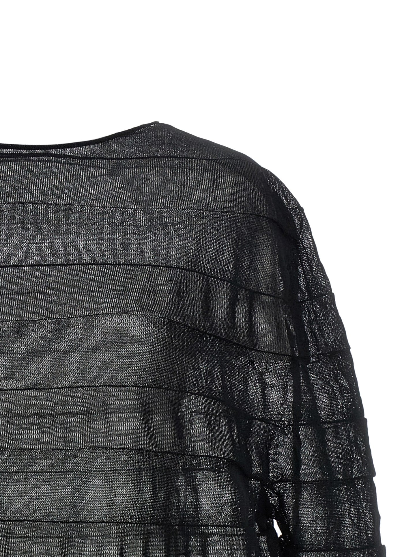 Sweatshirt by Issey Miyake for women in polyester cotton & cupro black features an magnificent silhouette, showcasing a sophisticated round neckline and detail for a truly magnificent finish.