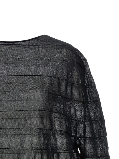 Sweatshirt by Issey Miyake for women in polyester cotton & cupro black features an magnificent silhouette, showcasing a sophisticated round neckline and detail for a truly magnificent finish.