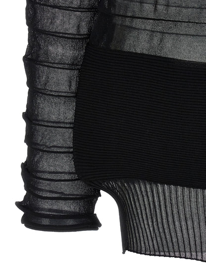 Sweatshirt by Issey Miyake for women in polyester cotton & cupro black features a unrivaled silhouette with a refined and unrivaled detailing for a sophisticated look.