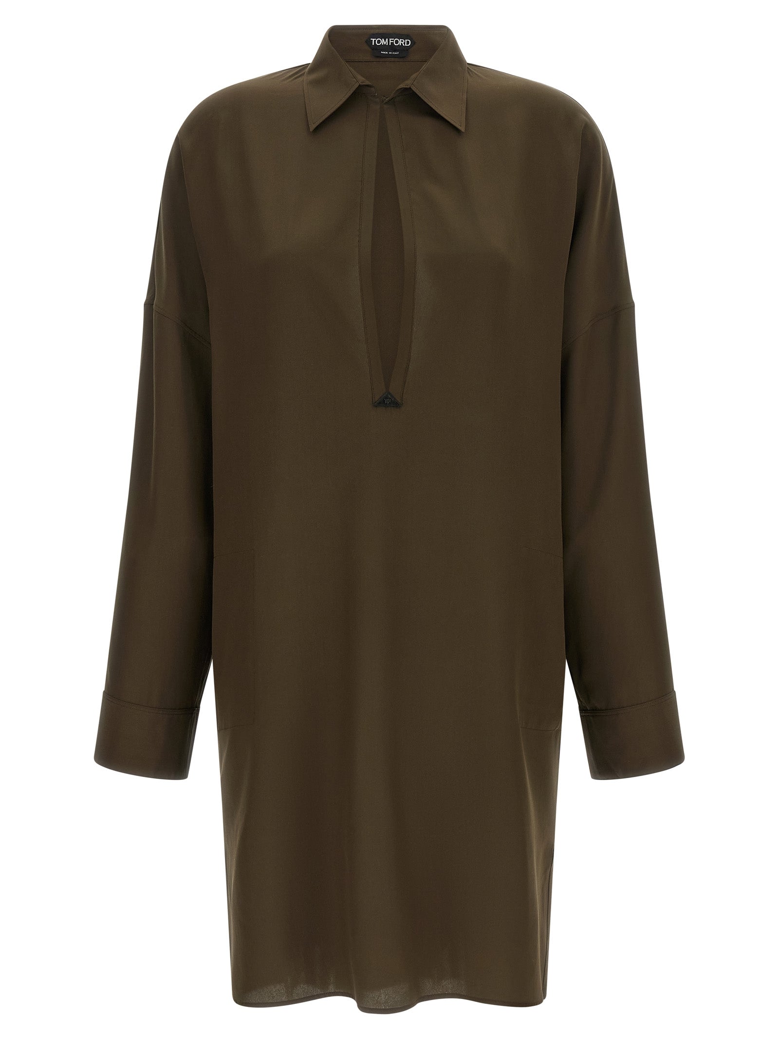 Dress by Tom Ford for women in silk & leather bicolour & green features an magnificent silhouette, artfully detailed with a magnificent shirt-collar neckline and that flows into an magnificent midi.