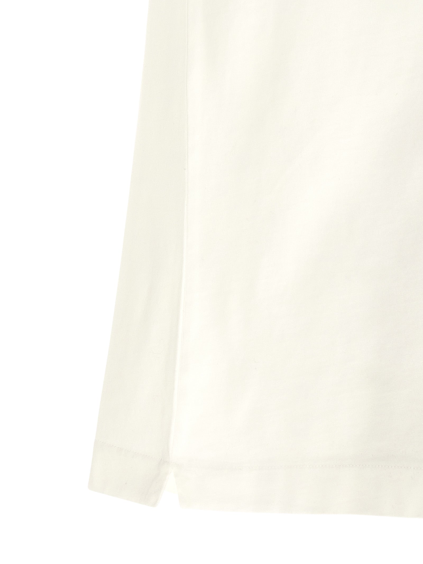T-Shirt by Off-White for men in cotton bicolour, black, white & print showcases a dramatic silhouette, elegantly detailed with a dramatic and for a truly dramatic finish.