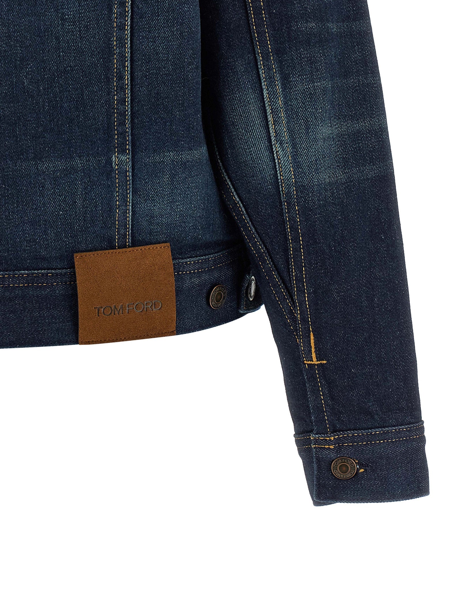 This Trucker Jacket by Tom Ford for women in suede leather polyurethane & denim cotton blue & signature exhibits a edgy silhouette, meticulously detailed with functional pockets and a edgy for a edgy finish.