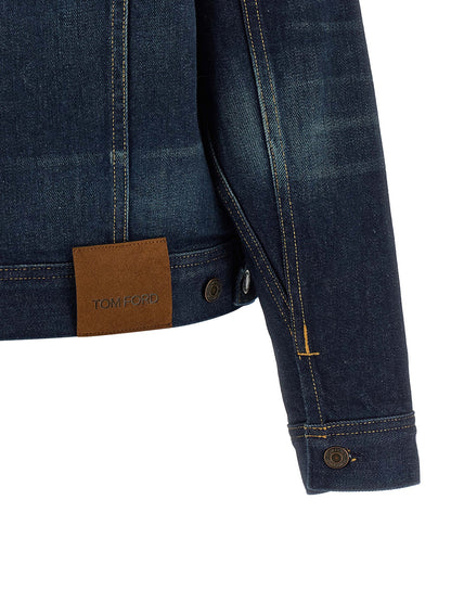 This Trucker Jacket by Tom Ford for women in suede leather polyurethane & denim cotton blue & signature exhibits a edgy silhouette, meticulously detailed with functional pockets and a edgy for a edgy finish.