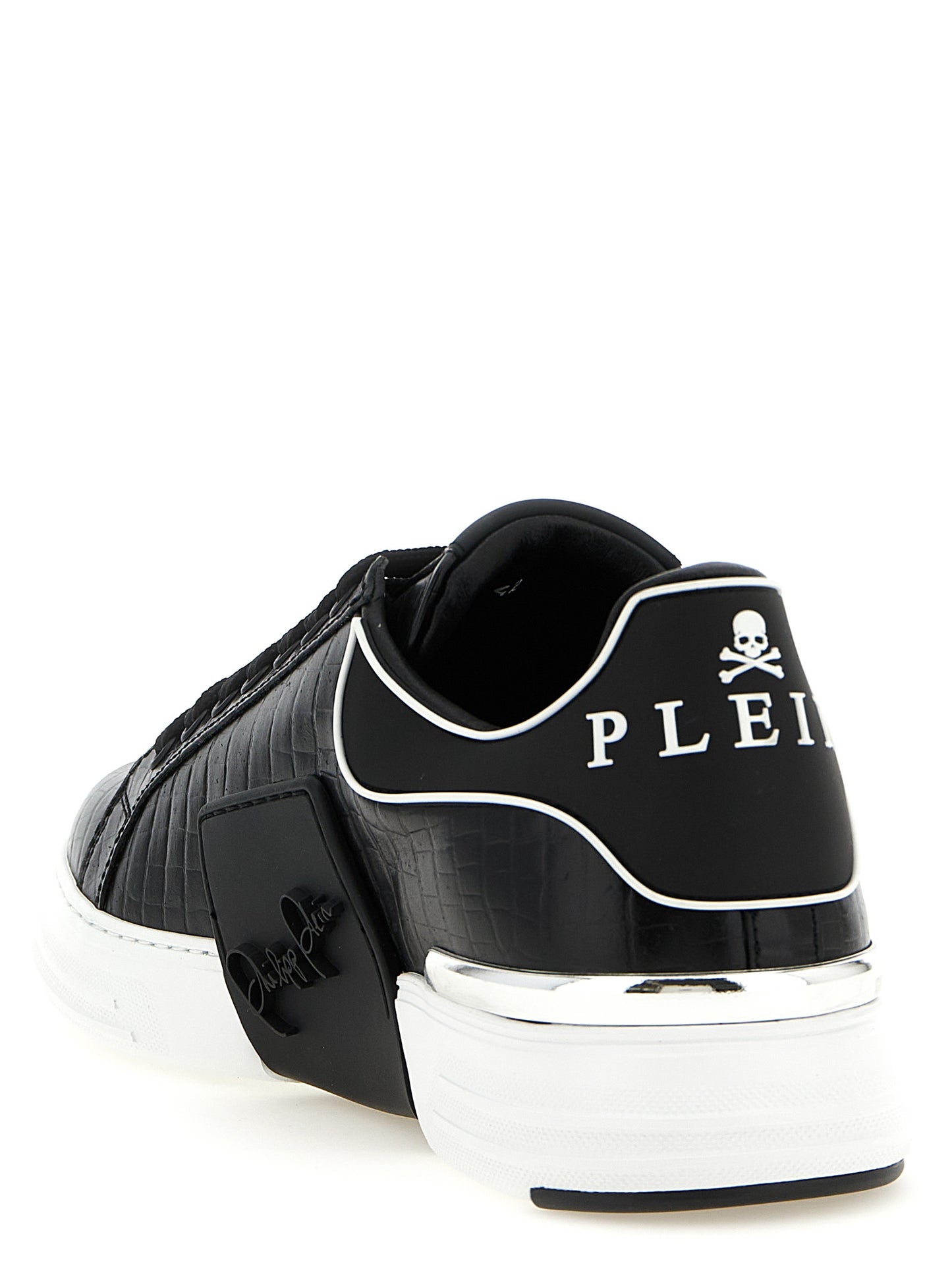 Sneakers by Philipp Plein for men in cowhide & crocodile skin leather black & print features an fashionable silhouette, showcasing the premium Waves Men's Low Top Cowhide & Crocodile Skin Leather Sneakers in a fashionable low-top style that offers a fashionable finish for refined style.