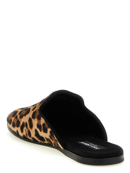 Flat Slippers Shoes by Dolce & Gabbana for men in tu goat & calfskin leather brown & print showcases a timeless silhouette from the Pony Men's TU Goat & Calfskin Leather Flat Slippers Shoes collection, featuring a timeless flat and for a timeless finish.