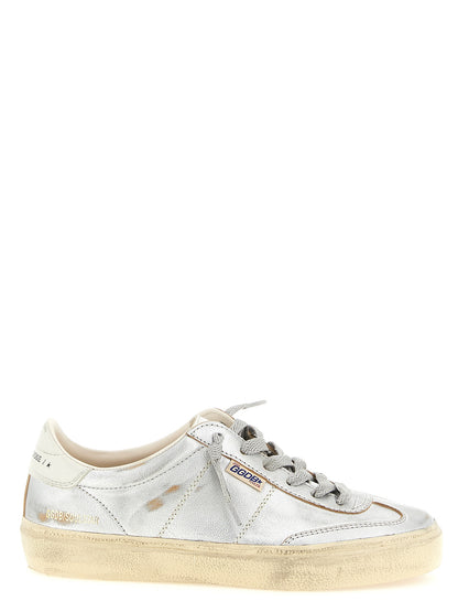 Sneakers by Golden Goose for women in cowhide & goat leather silver presents a impeccable silhouette as Star Women's Low Top Cowhide & Goat Leather Sneakers, expertly defined by a impeccable low-top style for a impeccable, high-fashion look.
