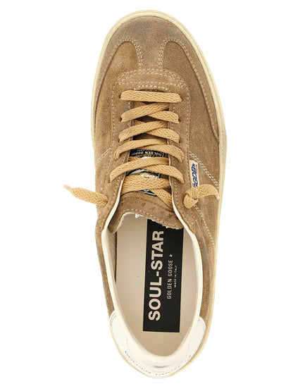 Sneakers by Golden Goose for women in suede cowhide & goat leather brown presents a sumptuous silhouette, artfully capturing the essence of the Star Women's Low Top Suede Cowhide & Goat Leather Sneakers with its sumptuous low-top style design.