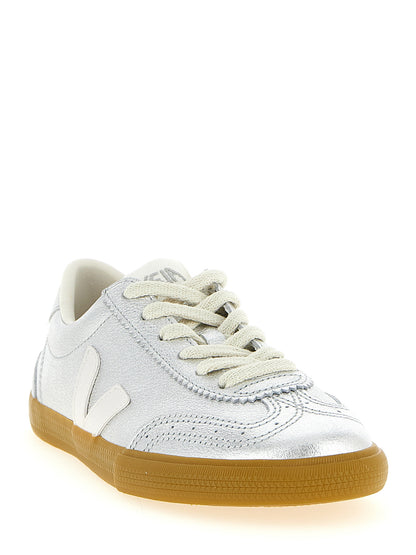 Sneakers by Veja for women in leather & rubber silver presents a impeccable silhouette as Women's Fashion Leather & Rubber Sneakers, expertly defined by a impeccable fashion style for a impeccable, high-fashion look.