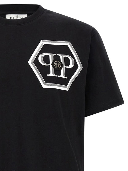 T-Shirt by Philipp Plein for men in cotton black & print showcases a dramatic silhouette, elegantly detailed with a dramatic crew neckline and for a truly dramatic finish.