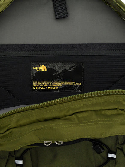 Backpack by The North Face for unisex in nylon & mesh bicolour & green showcases an architectural Borealis Classic Nylon & Mesh Backpack design, featuring a secure , ample laptop-compartment, and architectural backpack-strap & adjustable-strap for a sophisticated look.