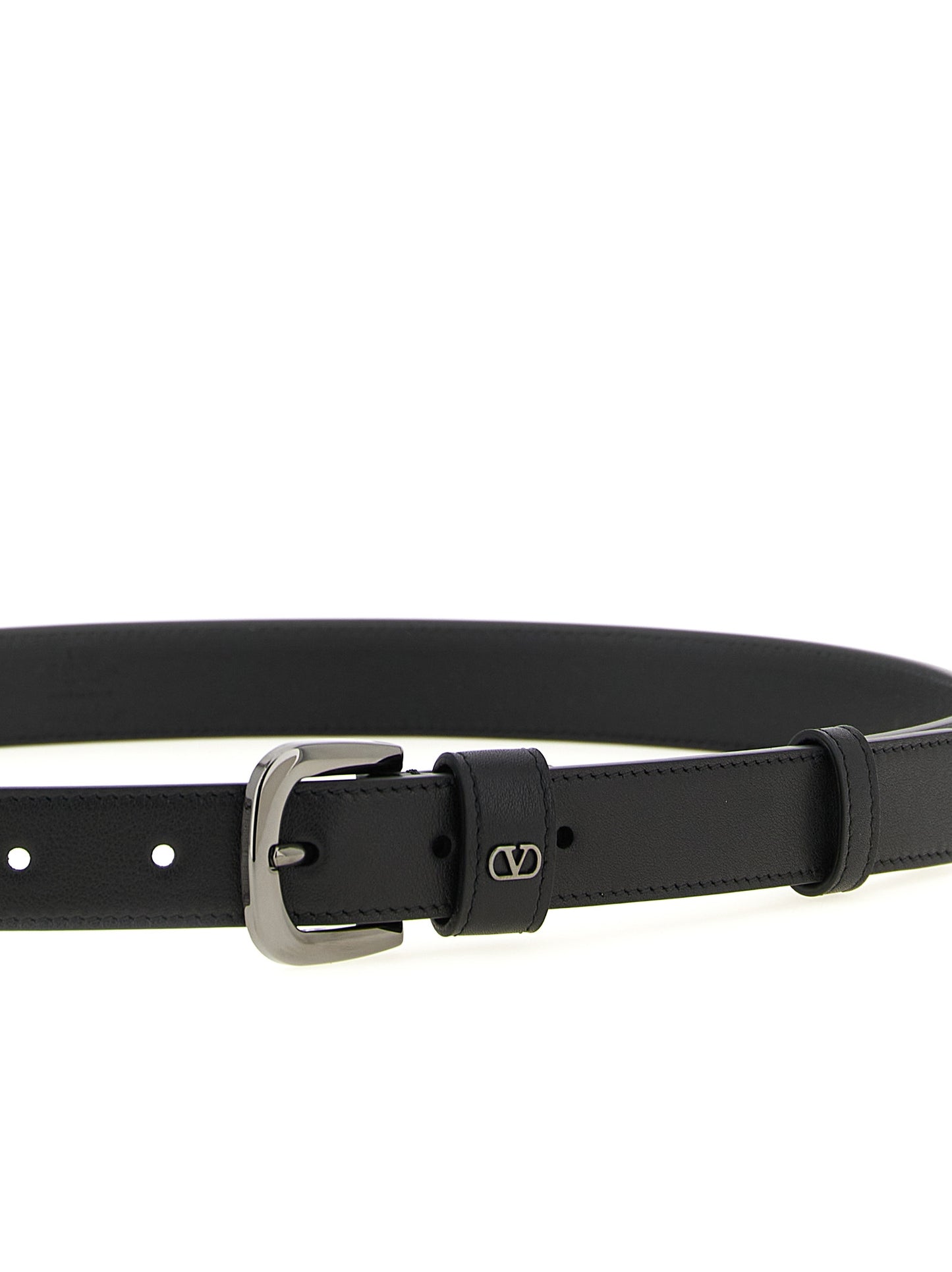 Belt by Valentino Garavani for men in calfskin leather black & signature features an artisanal silhouette, showcasing the artisanal craftsmanship of the V Logo Calfskin Leather Belt collection for a artisanal finish.