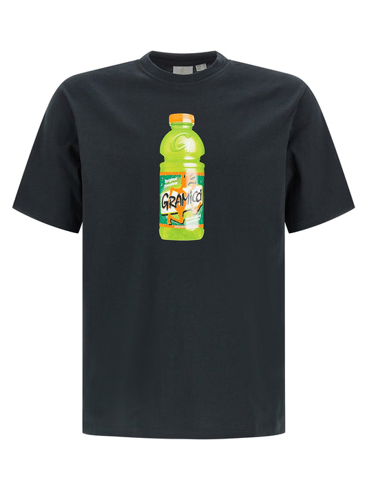 Activewear T-Shirt by Gramicci for men in cotton black & print features a sporty silhouette with short-sleeve and crew neckline, showcasing innovative for a sporty finish.