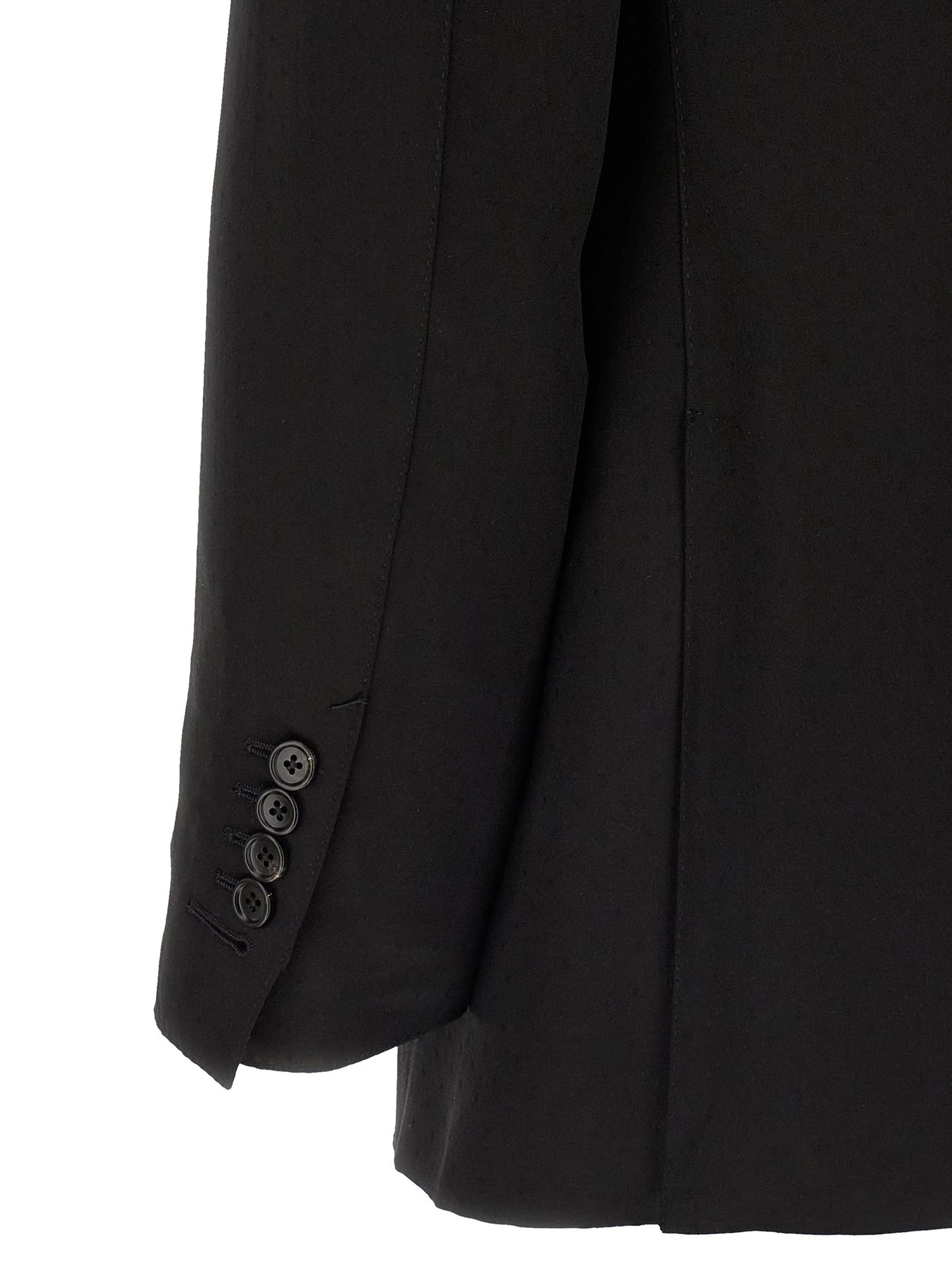 Blazer by Tom Ford for men in viscose silk & cupro black, horn & patterned features an crisp silhouette with sophisticated and a crisp for a truly crisp finish.