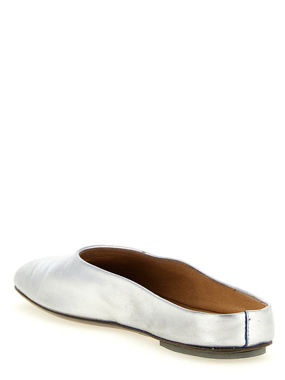 Mules Flat Shoes by Marsell for women in calfskin leather silver features an statuesque silhouette from the Women's Calfskin Leather Mules Flat Shoes collection, showcasing a and a statuesque square toe style for a statuesque look.