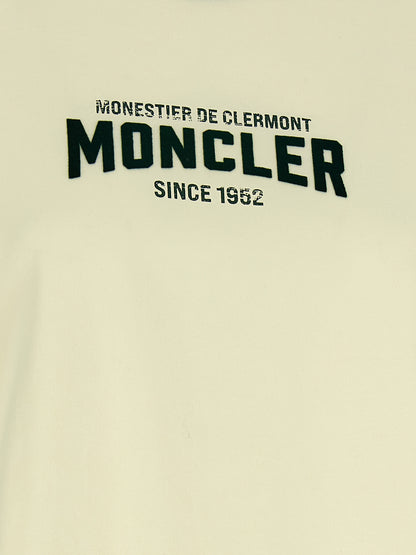 T-Shirt by Moncler for women in cotton beige & print features an on trend silhouette, perfectly showcasing a on trend and for an elevated aesthetic.