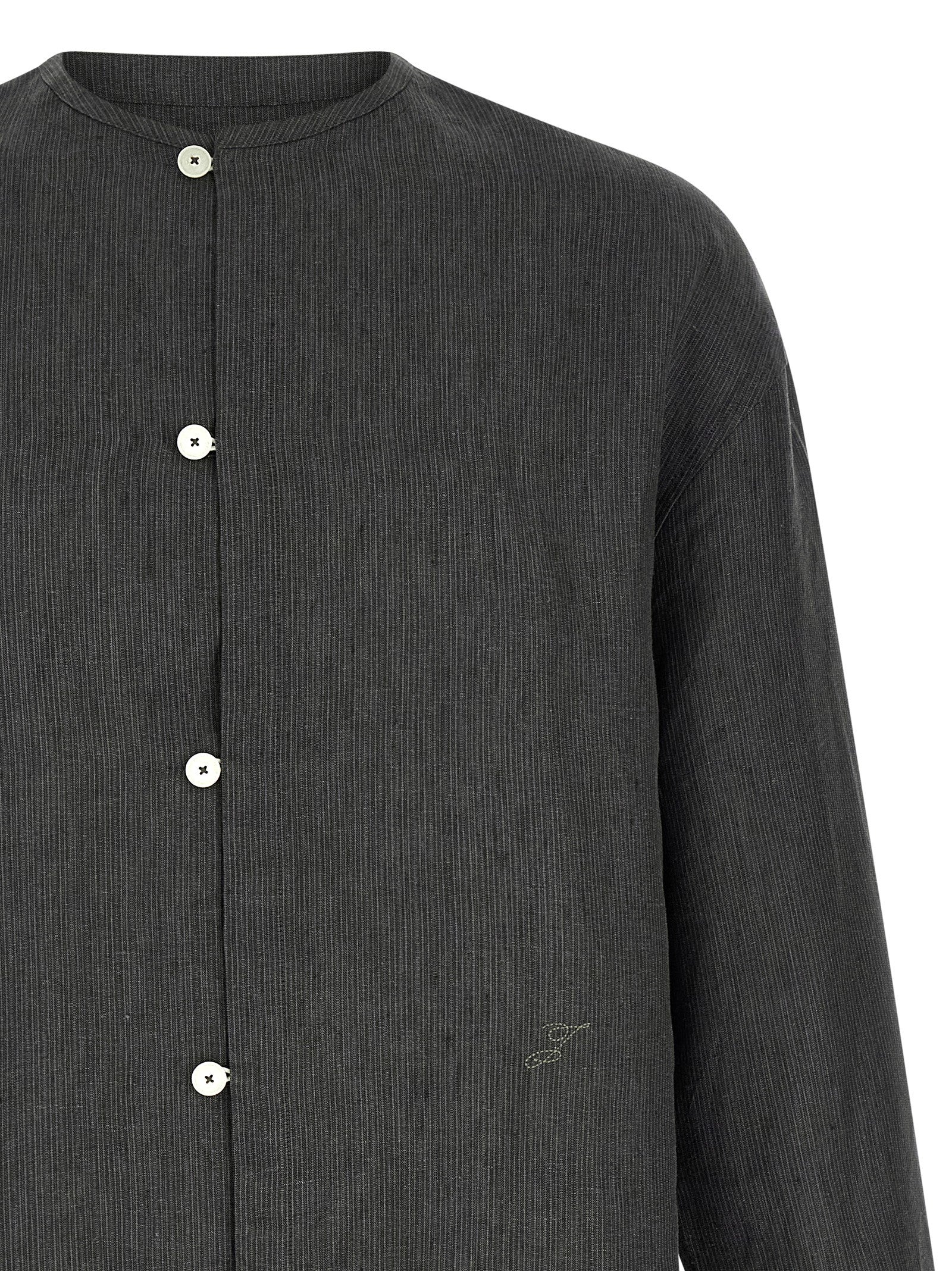 Shirt by Jacquemus for men in linen gray & striped showcases a sublime silhouette, artfully detailed with a sublime crew neckline and for a sophisticated, sublime finish.