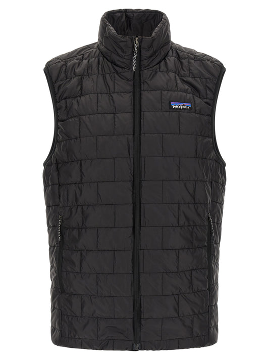 This Jacket by PATAGONIA for men in polyester black & gold showcases a magnificent silhouette, meticulously crafted with a distinctive high-neck neckline and functional lightweight, pockets & insulated for a magnificent finish.