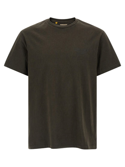 T-Shirt by GALLERY DEPT. for men in cotton black & print features an on trend silhouette, perfectly showcasing a on trend short-sleeve and crew neckline for an elevated aesthetic.