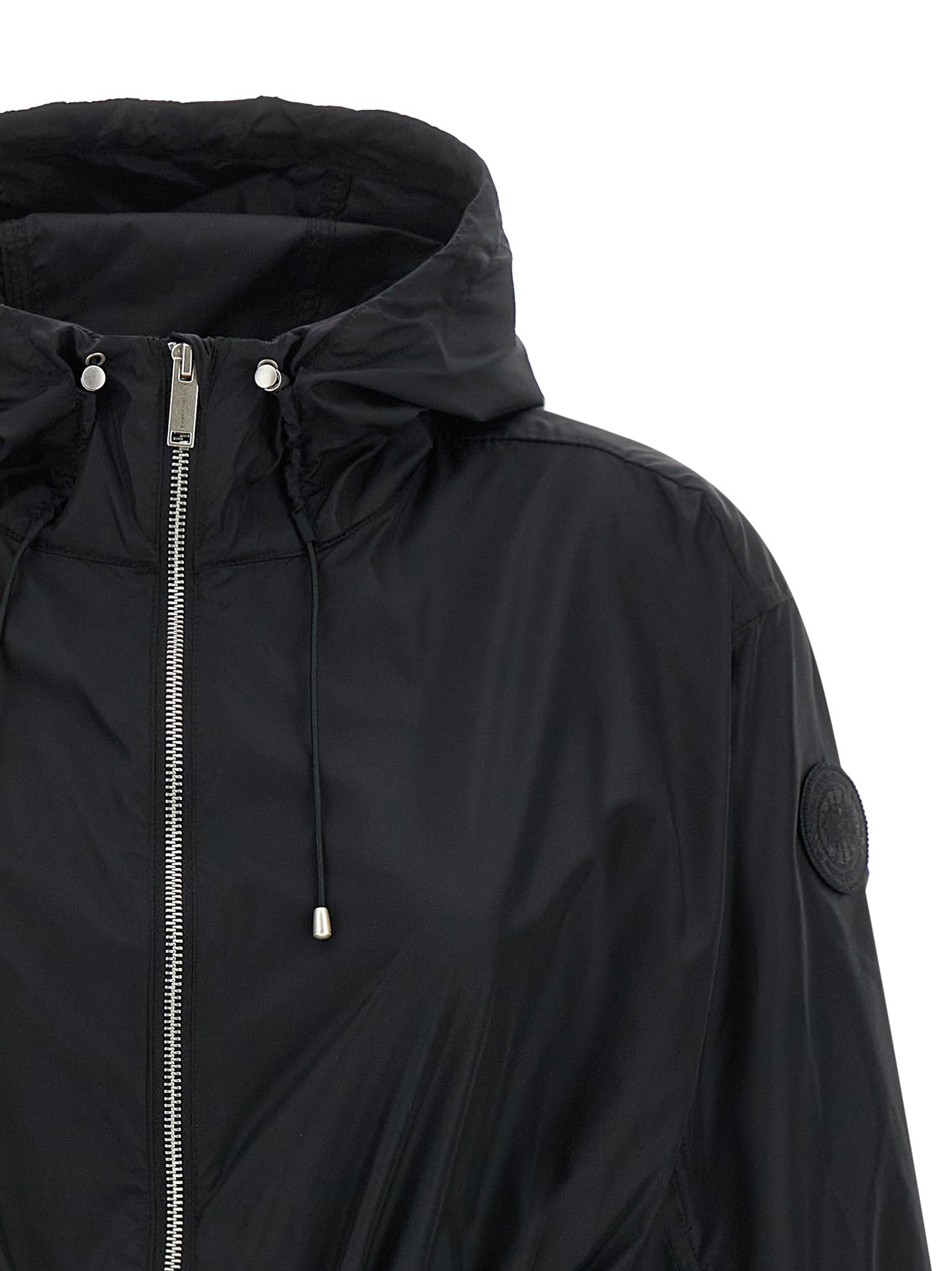 Hooded Parka by Canada Goose for women in polyamide black features a modern silhouette, showcasing a sophisticated hooded high-neck neckline and premium windproof, pockets & hooded for a truly modern finish.