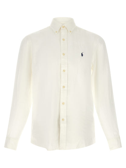 Shirt by Polo Ralph Lauren for men in linen white presents a discerning silhouette, showcasing a sophisticated and for a truly discerning finish.