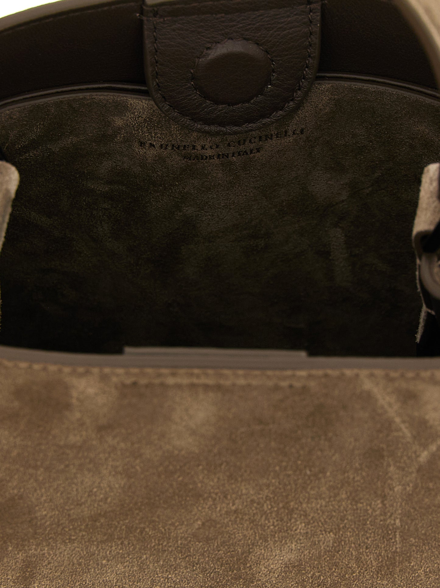 This Handbag by Brunello Cucinelli for women in bos taurus suede calfskin leather and brown presents a sculptural silhouette featuring a secure , ample , and versatile shoulder-strap for a sculptural finish.