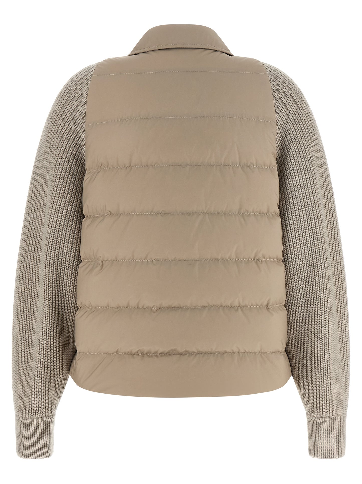 This Puffer Jacket by Brunello Cucinelli for women in nylon polyester silk & cashmere virgin wool beige exhibits a edgy silhouette, meticulously detailed with functional insulated & windproof and a edgy shirt-collar neckline for a edgy finish.