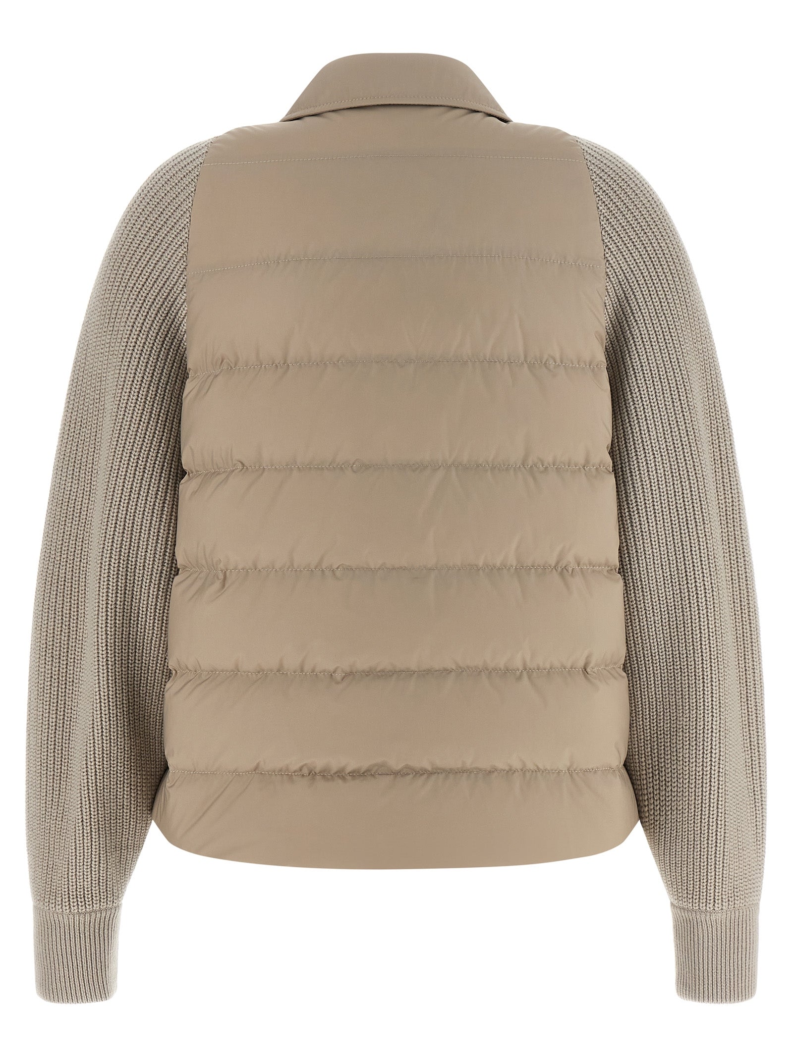 This Puffer Jacket by Brunello Cucinelli for women in nylon polyester silk & cashmere virgin wool beige exhibits a edgy silhouette, meticulously detailed with functional insulated & windproof and a edgy shirt-collar neckline for a edgy finish.