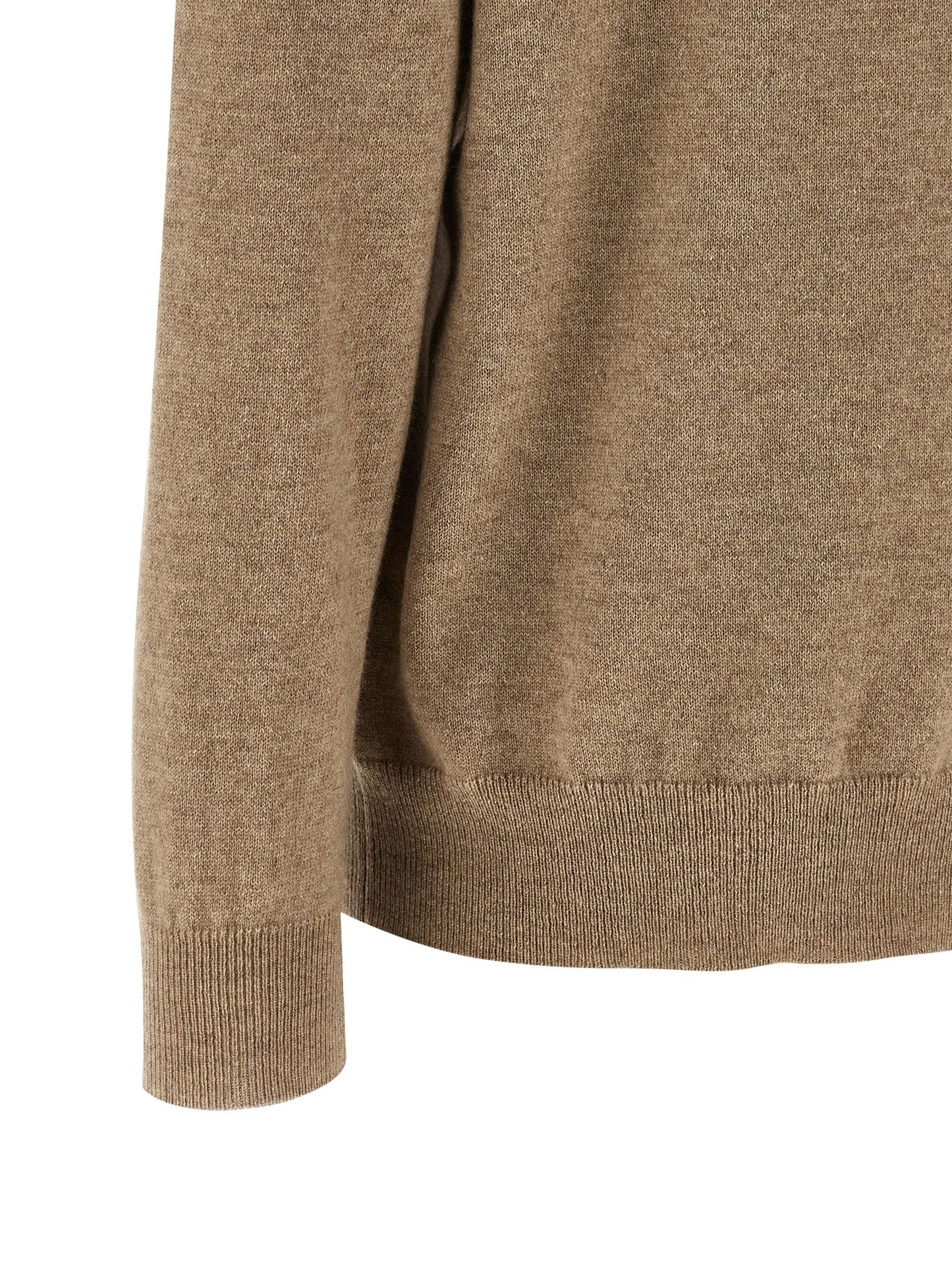 Cardigan by Brunello Cucinelli for women in cashmere beige showcases a captivating silhouette, artfully detailed with a captivating and for a truly sophisticated captivating look.