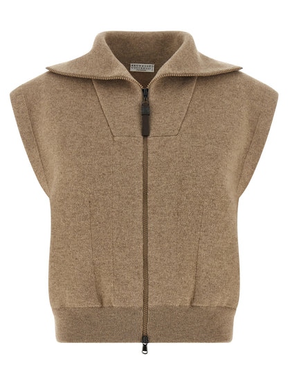 Vest by Brunello Cucinelli for women in polyamide leather & cashmere beige features a enviable silhouette, elegantly detailed with a enviable turtle neckline and functional pockets for a enviable finish.