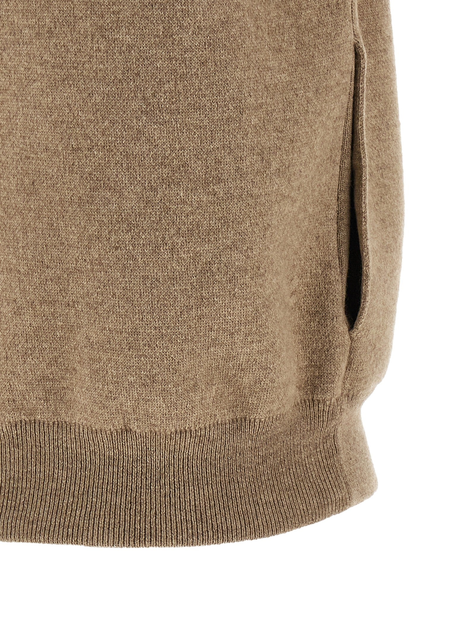 Vest by Brunello Cucinelli for women in polyamide leather & cashmere beige showcases a dynamic silhouette, perfectly balancing pockets with a dynamic for a sophisticated, high-fashion look.