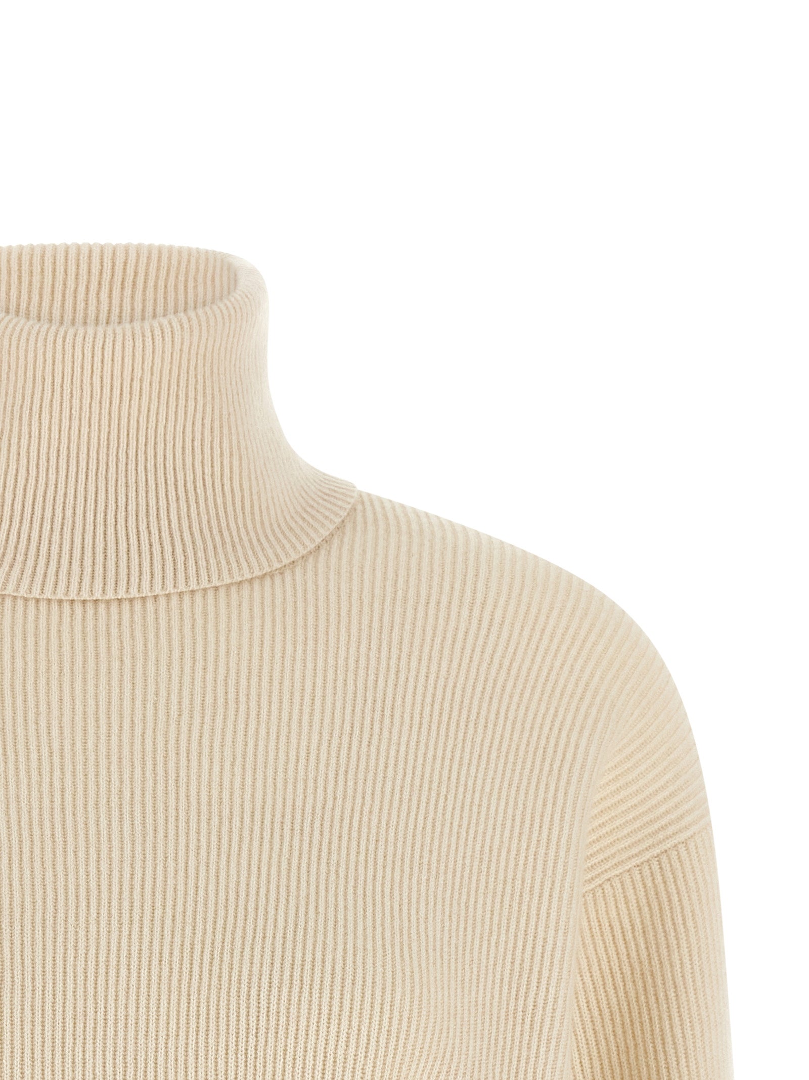 Cardigan by Brunello Cucinelli for women in silk cashmere virgin wool white features an impeccable silhouette, showcasing a sophisticated high-neck neckline and detail for a truly impeccable finish.