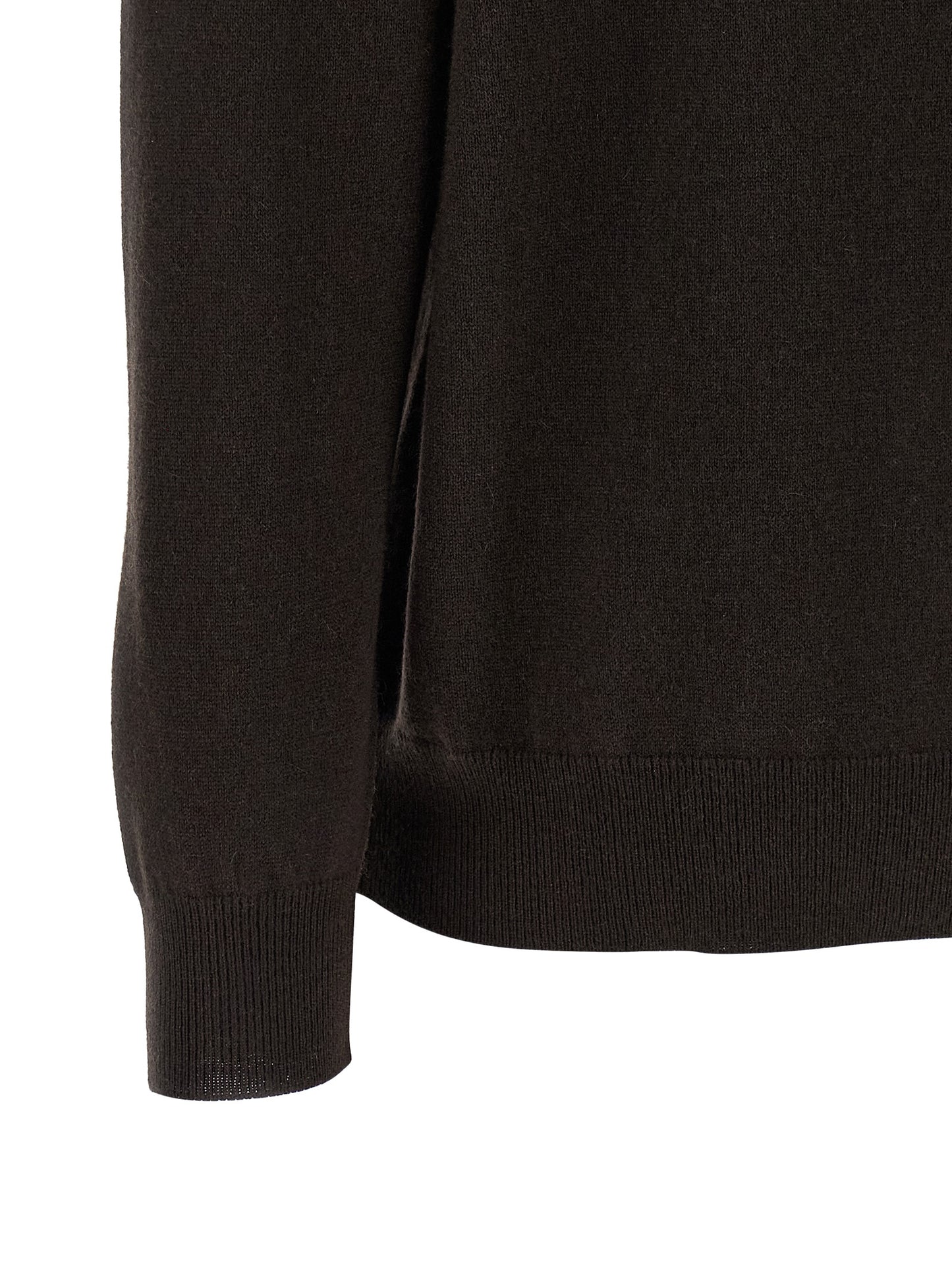 Cardigan by Brunello Cucinelli for women in cashmere brown showcases a captivating silhouette, artfully detailed with a captivating and for a truly sophisticated captivating look.