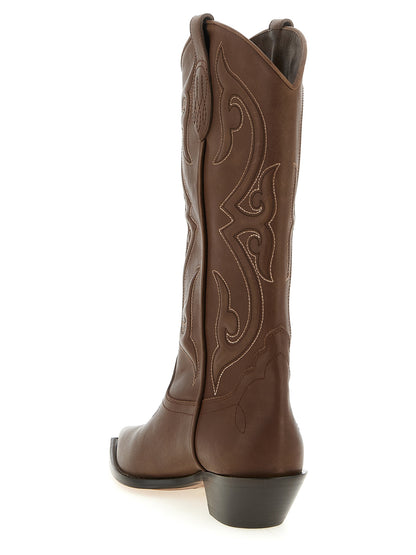 Chelsea Boots by Sonora for women in bos taurus calfskin leather brown features an avant-garde Women's Bos Taurus Calfskin Leather Chelsea Boots silhouette, defined by a sophisticated and a avant-garde pointed toe style.