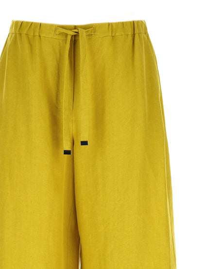 Trousers by S Max Mara for women in linen bicolour & yellow features an on trend silhouette, showcasing a sophisticated straight, relaxed-fit, wide & cropped with a cropped and for an on trend finish.