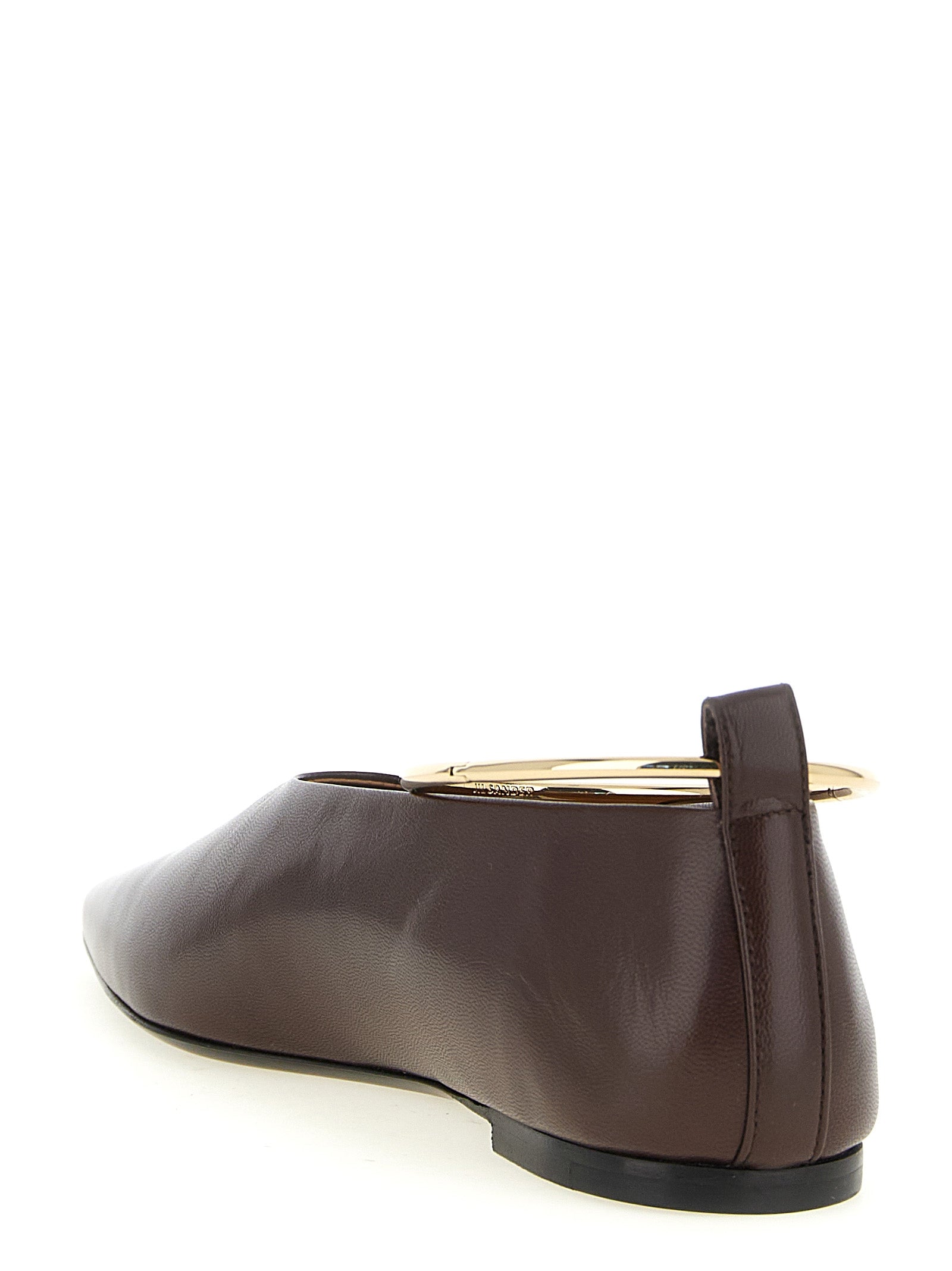Ballet Flat Shoes by Jil Sander for women in goatskin leather brown showcases a enchanting silhouette as part of the Women's Goatskin Leather Ballet Flat Shoes collection, defined by a enchanting pointed toe style and for a enchanting look.
