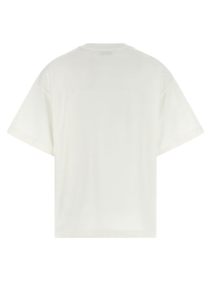 T-Shirt by Jil Sander for women in cotton bicolour, black, white & print showcases a dramatic silhouette, elegantly detailed with a dramatic crew neckline and for a truly dramatic finish.