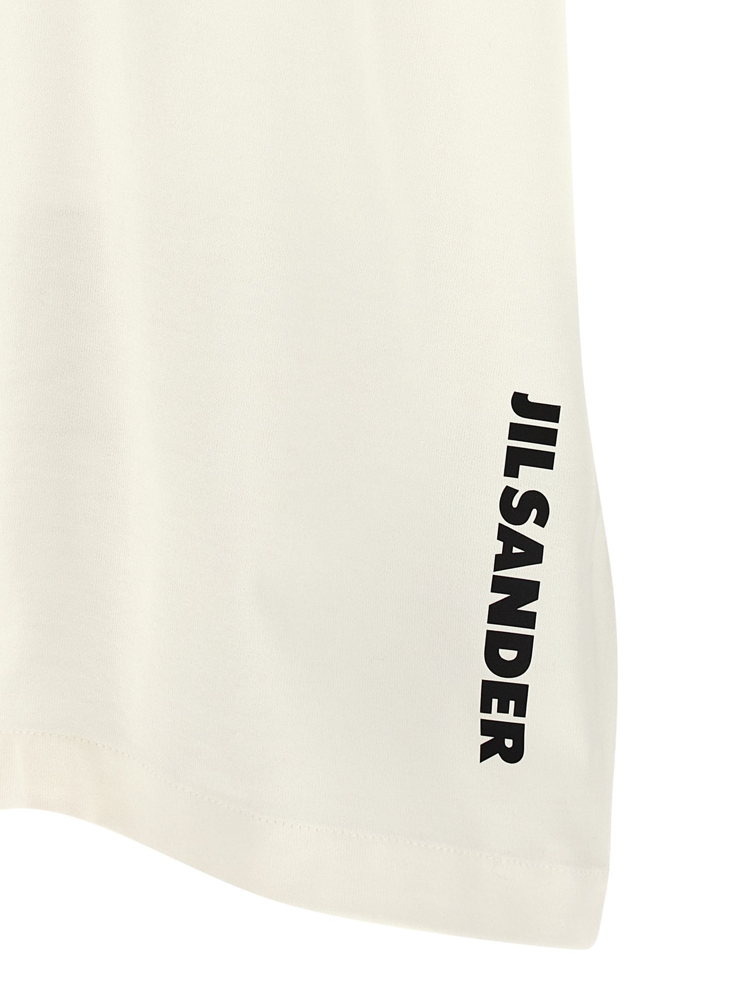 T-Shirt by Jil Sander for men in cotton bicolour, black, white & print showcases a fashionable silhouette, elegantly detailed with a fashionable and for a sophisticated, high-fashion look.
