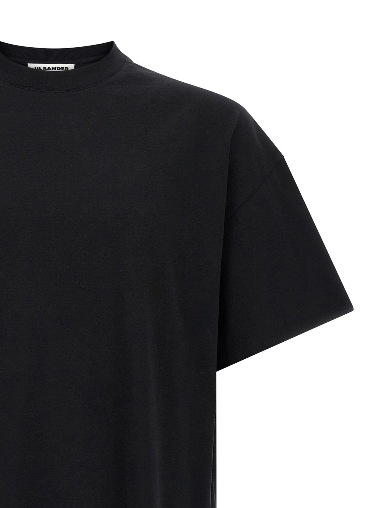 T-Shirt by Jil Sander for men in cotton bicolour, black, white & print showcases a dramatic silhouette, elegantly detailed with a dramatic crew neckline and for a truly dramatic finish.