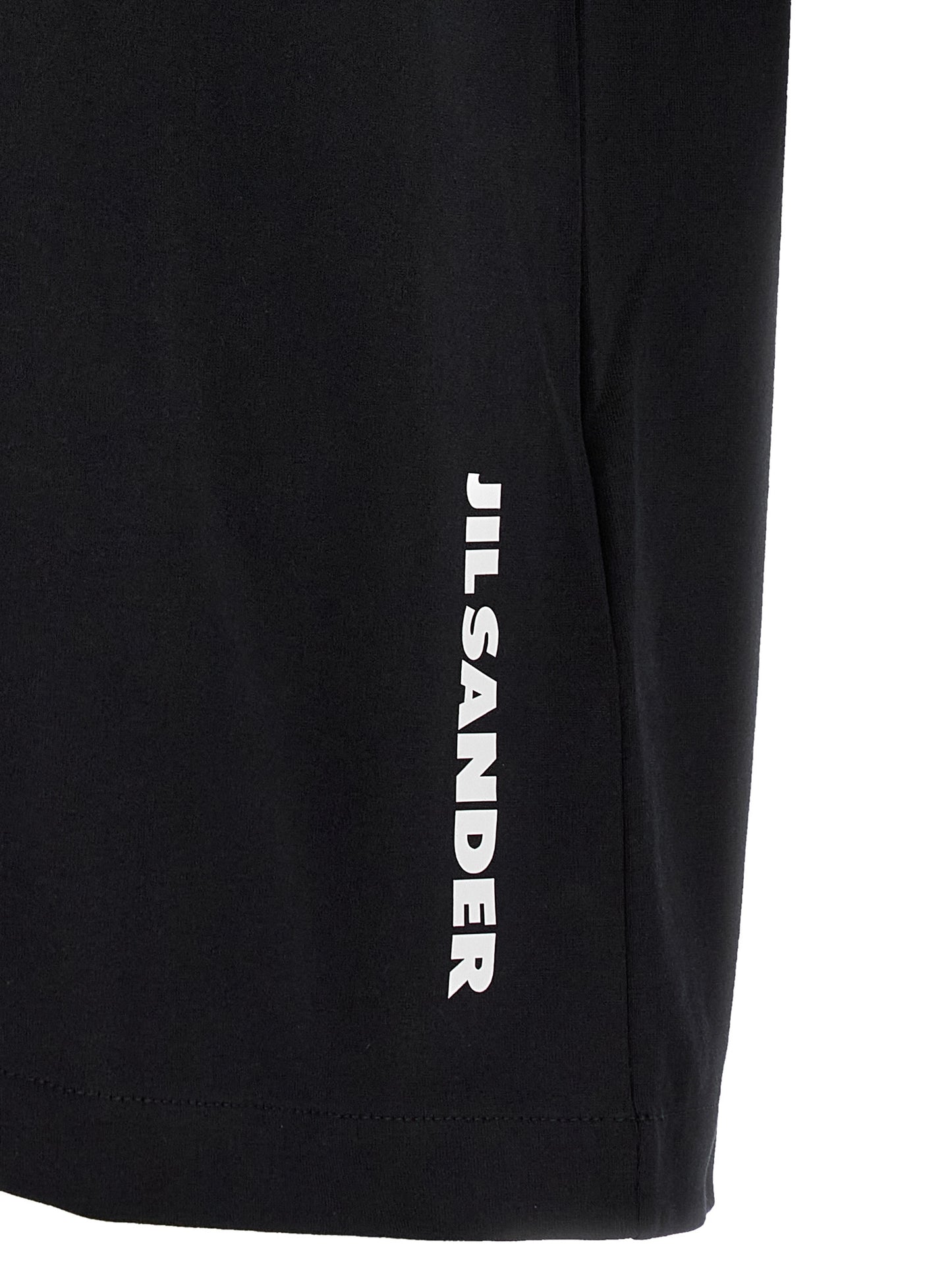 T-Shirt by Jil Sander for men in cotton bicolour, black, white & print features an edgy silhouette, meticulously detailed with a sophisticated and for a truly edgy finish.