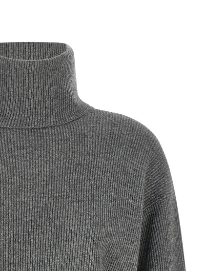 Cardigan by Brunello Cucinelli for women in silk cashmere virgin wool gray & signature showcases a luxurious silhouette, meticulously detailed with a sophisticated wrap neckline and for a refined finish.