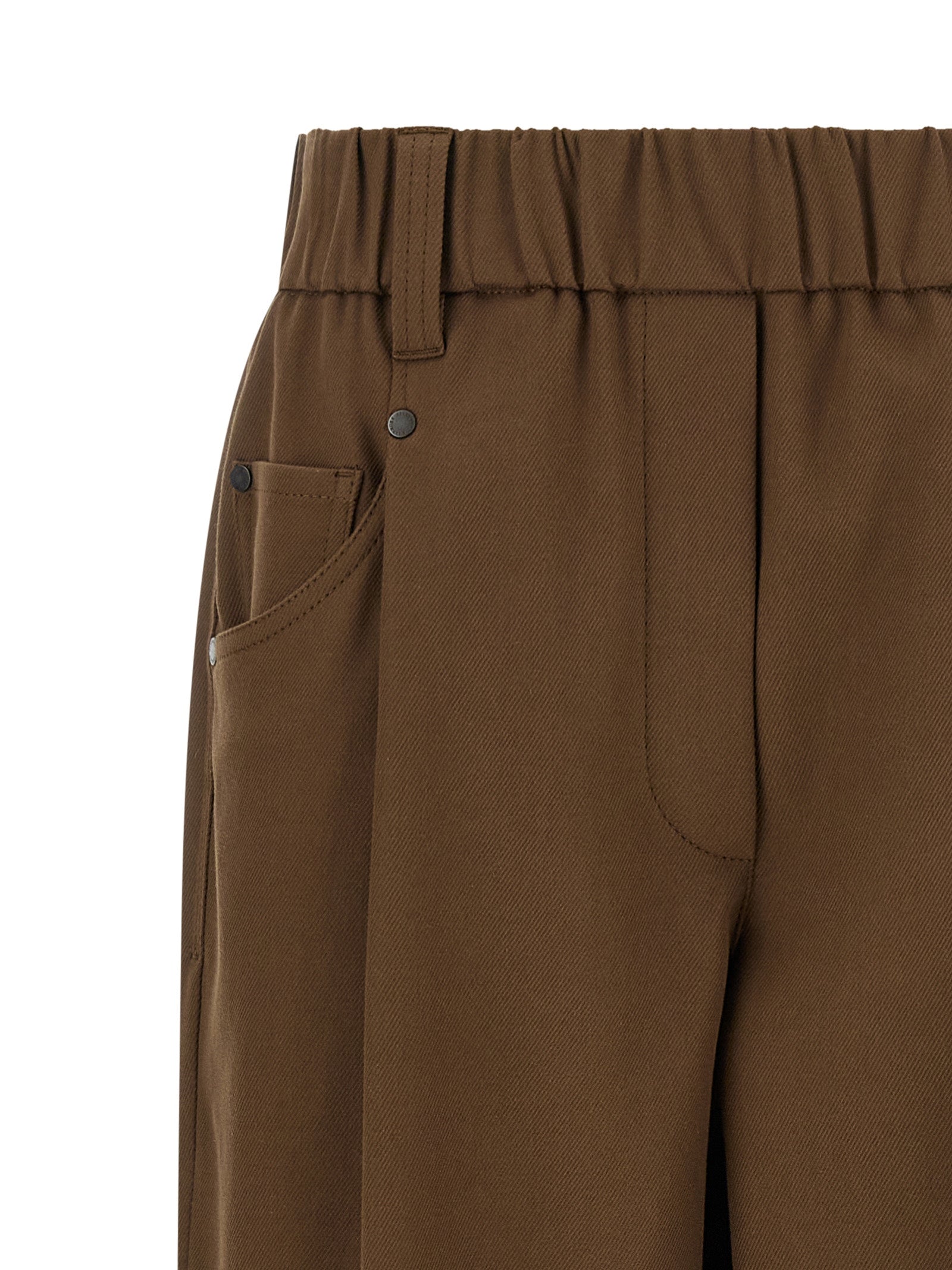 Trousers by Brunello Cucinelli for women in stretch cotton brown features an sartorial silhouette, showcasing a precise tapered-leg, relaxed-fit & wide and long with a sartorial mid rise for a refined look.
