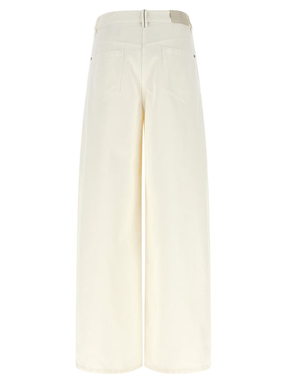 Jeans by Brunello Cucinelli for women in cotton denim white features an sophisticated high rise and relaxed-fit & wide with a precise long, creating a sophisticated and sophisticated silhouette.
