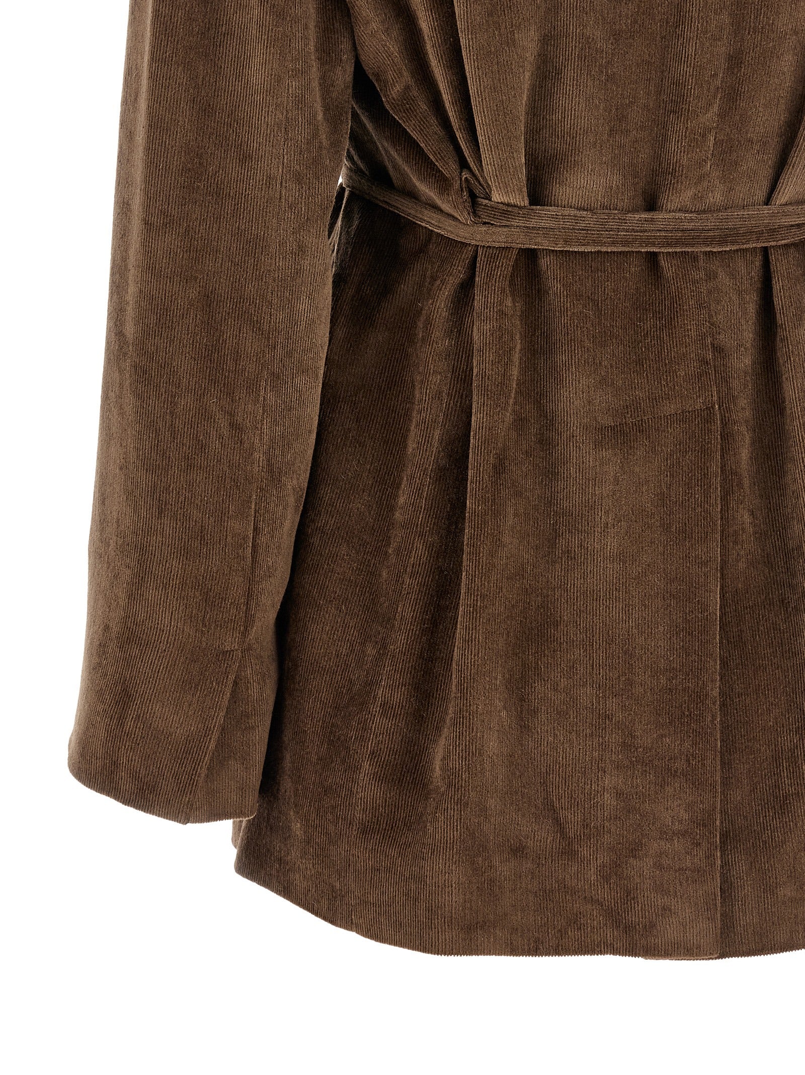 Blazer by Brunello Cucinelli for women in cashmere viscose velvet brown presents a distinguished silhouette, detailed with a distinguished and distinctive for a truly sophisticated finish.