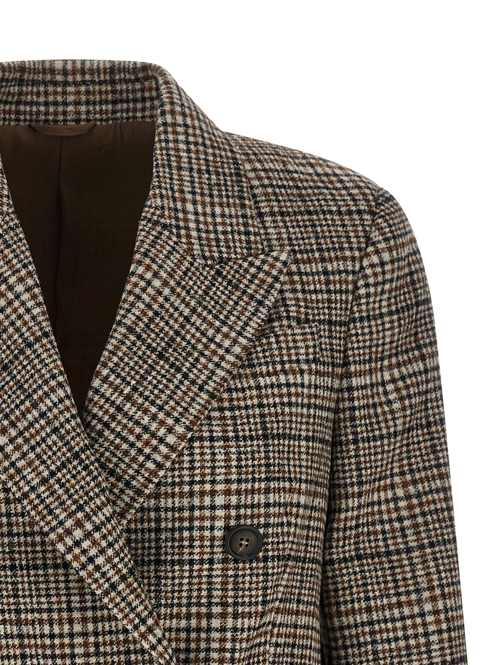 This Blazer by Brunello Cucinelli for women in alpaca wool cashmere polyamide leather beige presents a tailored silhouette, meticulously tailored with a tailored and distinctive for a tailored finish.