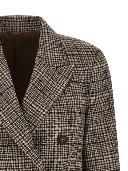 This Blazer by Brunello Cucinelli for women in alpaca wool cashmere polyamide leather beige presents a tailored silhouette, meticulously tailored with a tailored and distinctive for a tailored finish.
