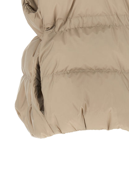 Vest by Brunello Cucinelli for women in polyester gray features a stylish silhouette, showcasing distinct lightweight & pockets and a refined for a truly stylish finish.