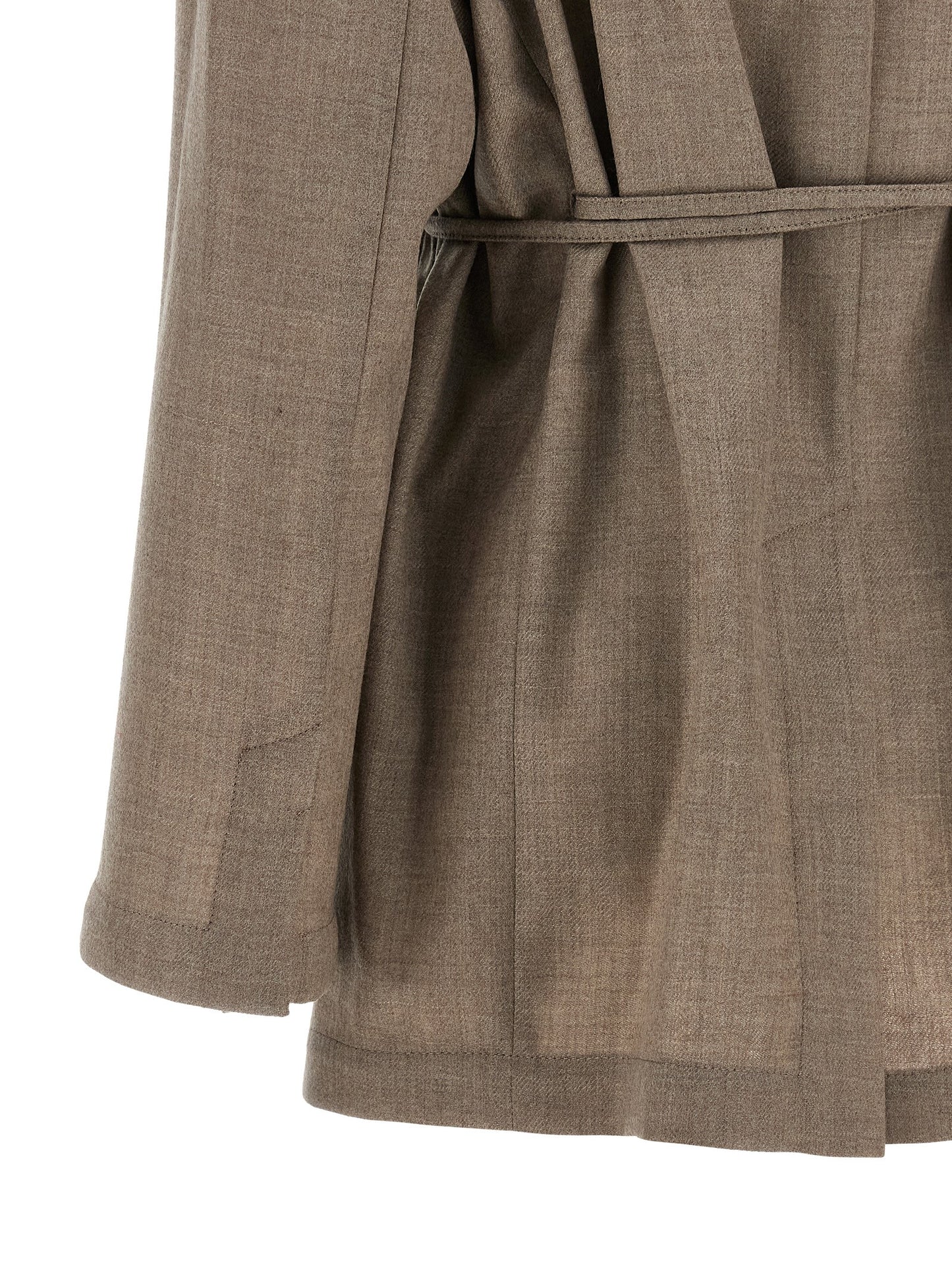 Blazer by Brunello Cucinelli for women in virgin wool beige, horn & patterned features an sartorial silhouette, showcasing a sophisticated and sartorial for a truly sartorial finish.